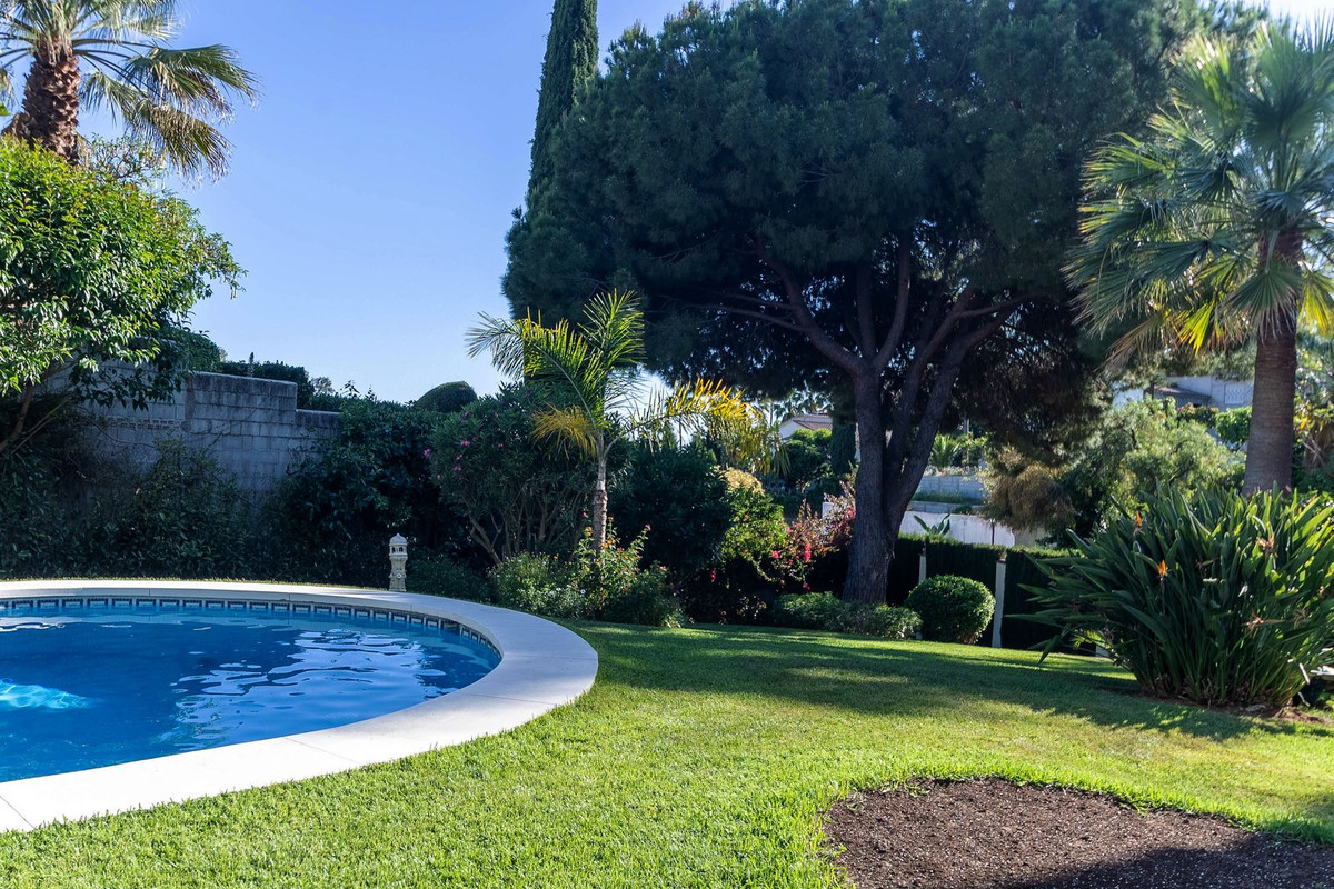 4 Bed Townhouse for sale in Marbella Costa Del Sol, Málaga, Spain