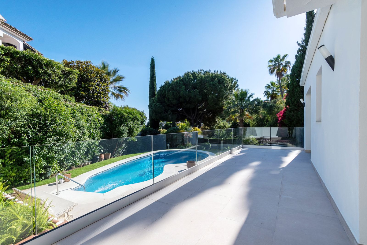 4 Bed Townhouse for sale in Marbella Costa Del Sol, Málaga, Spain