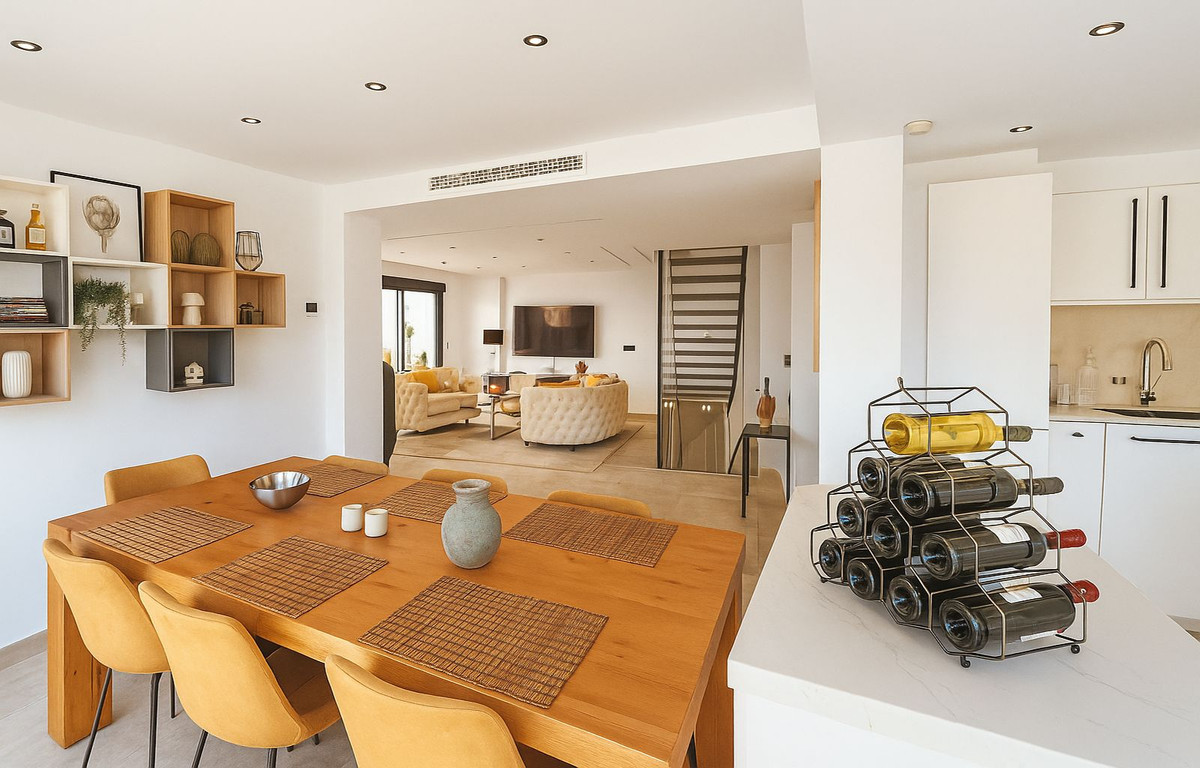 3 Bed Townhouse for sale in Fuengirola Costa Del Sol, Málaga, Spain