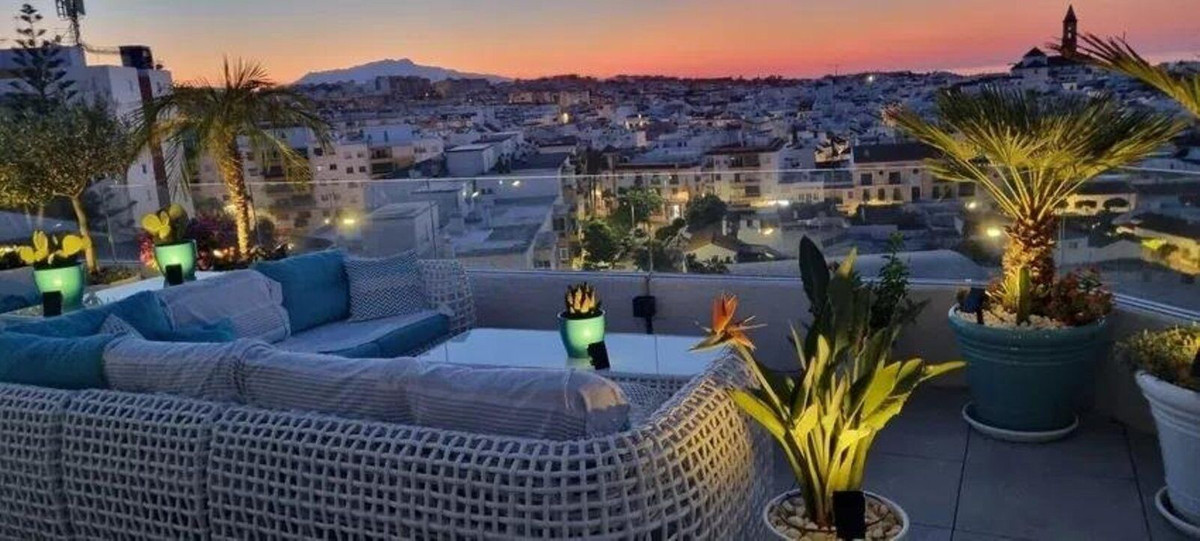2 Bed Apartment for sale in Estepona Costa Del Sol, Málaga, Spain