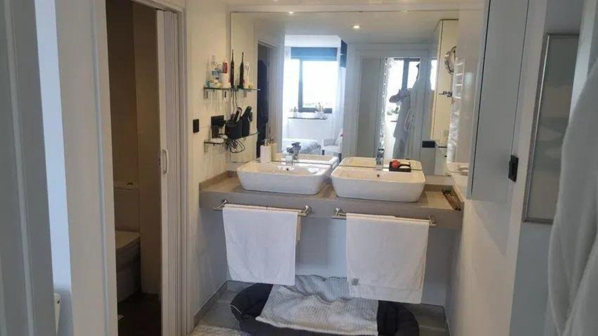 2 Bed Apartment for sale in Estepona Costa Del Sol, Málaga, Spain