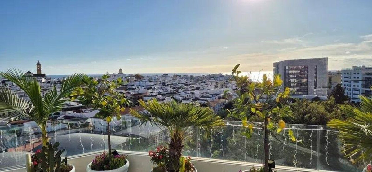 2 Bed Apartment for sale in Estepona Costa Del Sol, Málaga, Spain