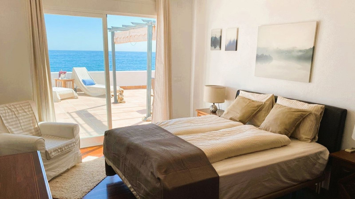 Se vende Villa - Chalet de 3 dormitorios en Costa Del Sol, Málaga, España