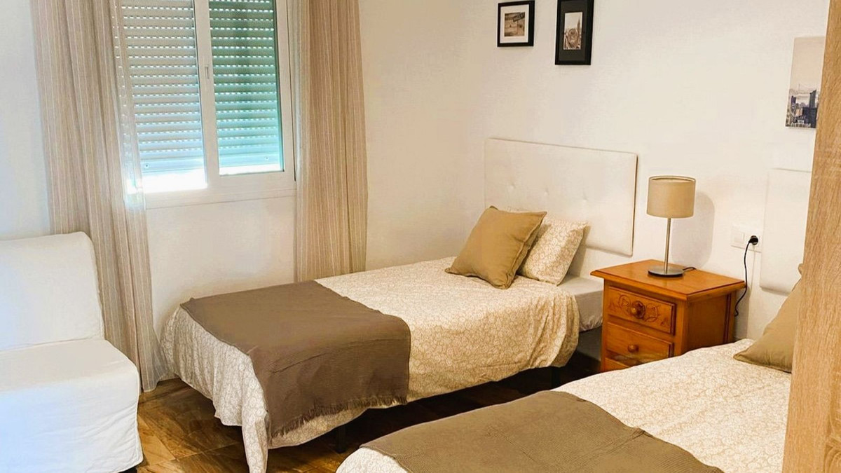 Se vende Villa - Chalet de 3 dormitorios en Costa Del Sol, Málaga, España