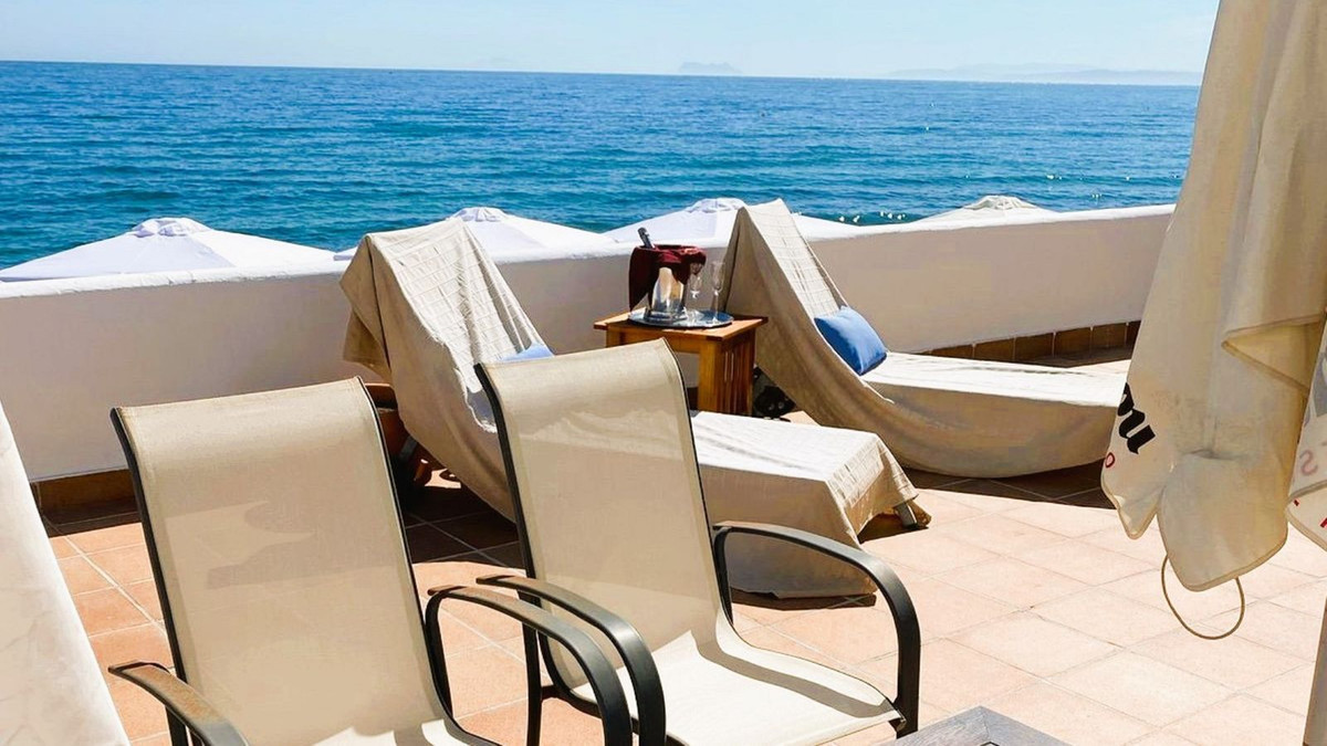 Se vende Villa - Chalet de 3 dormitorios en Costa Del Sol, Málaga, España