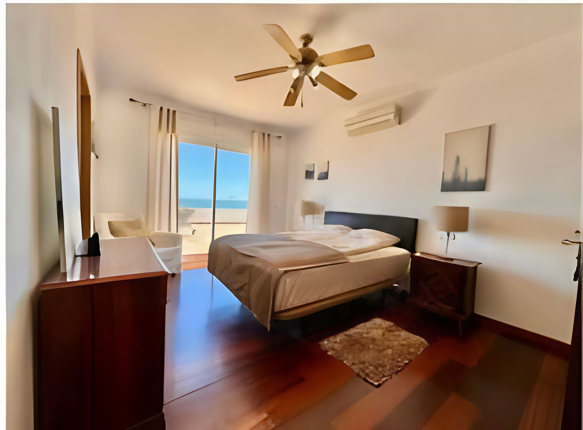 Se vende Villa - Chalet de 3 dormitorios en Costa Del Sol, Málaga, España