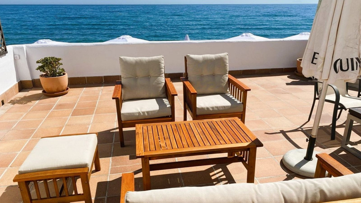 Se vende Villa - Chalet de 3 dormitorios en Costa Del Sol, Málaga, España