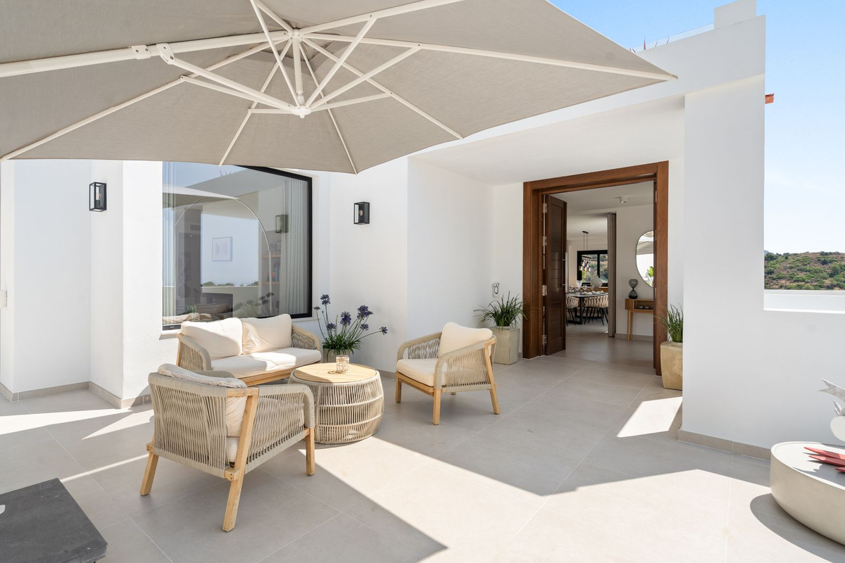 5 Bed Townhouse for sale in Nueva Andalucía Costa Del Sol, Málaga, Spain