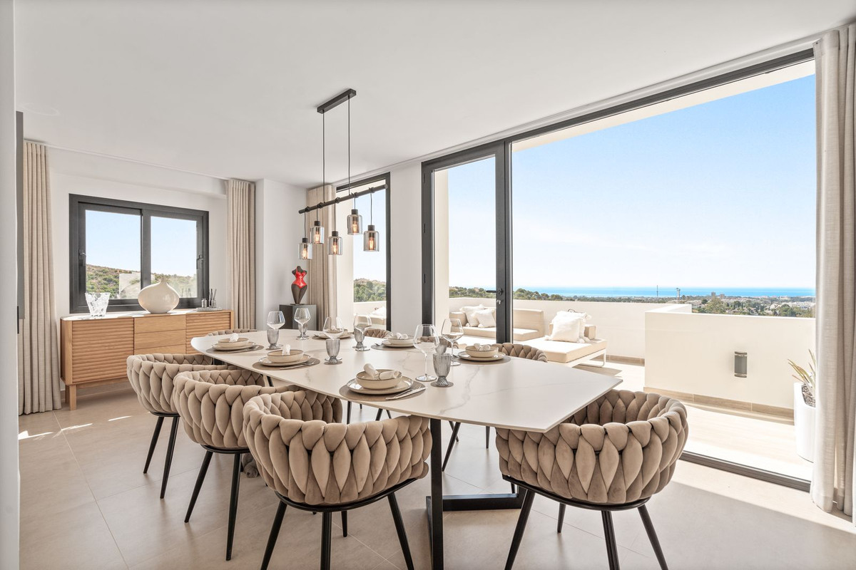 5 Bed Townhouse for sale in Nueva Andalucía Costa Del Sol, Málaga, Spain