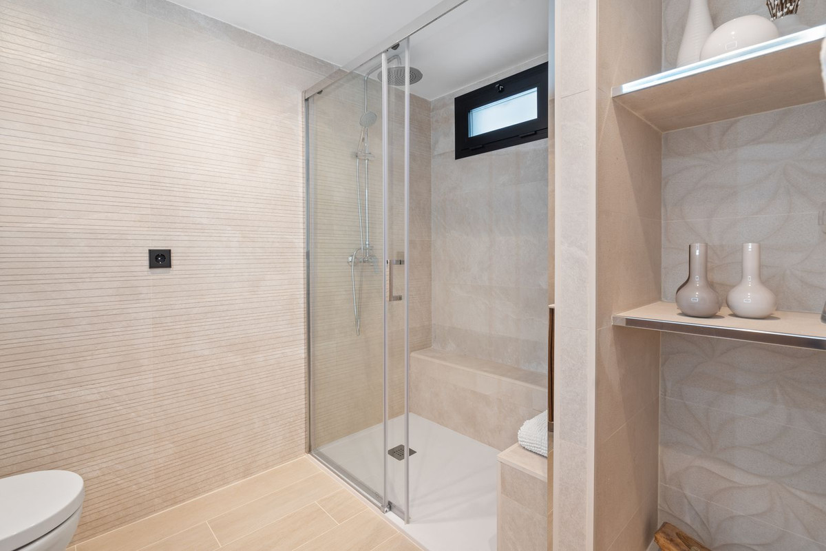 5 Bed Townhouse for sale in Nueva Andalucía Costa Del Sol, Málaga, Spain
