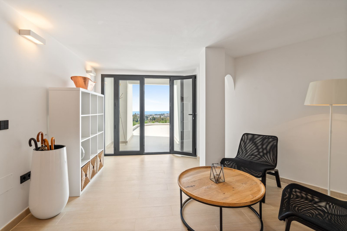 5 Bed Townhouse for sale in Nueva Andalucía Costa Del Sol, Málaga, Spain