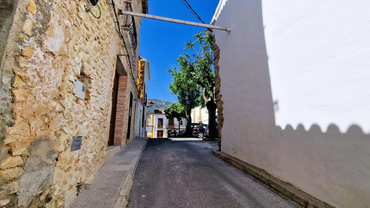 8 Bed Townhouse for sale in Parcent Costa Blanca, Alicante, Spain