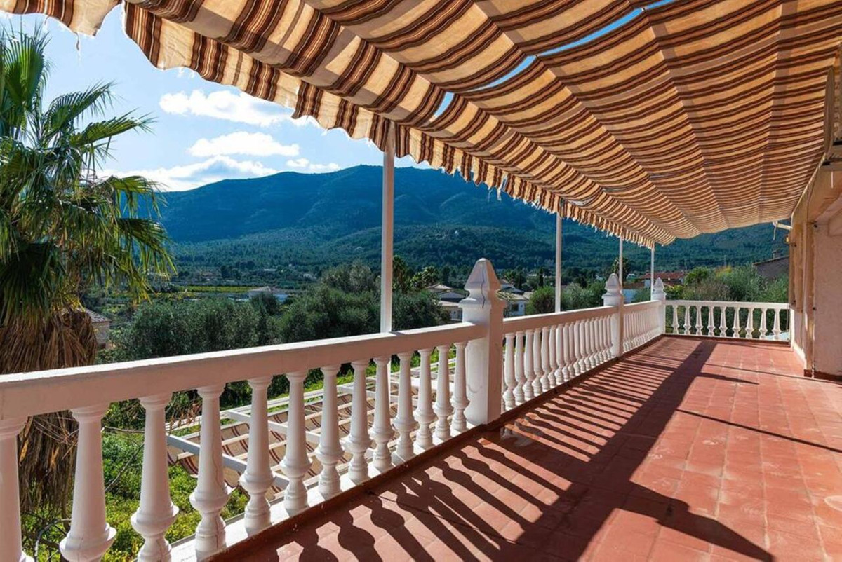 Se vende Villa - Chalet de 3 dormitorios en Costa Blanca, Alicante, España