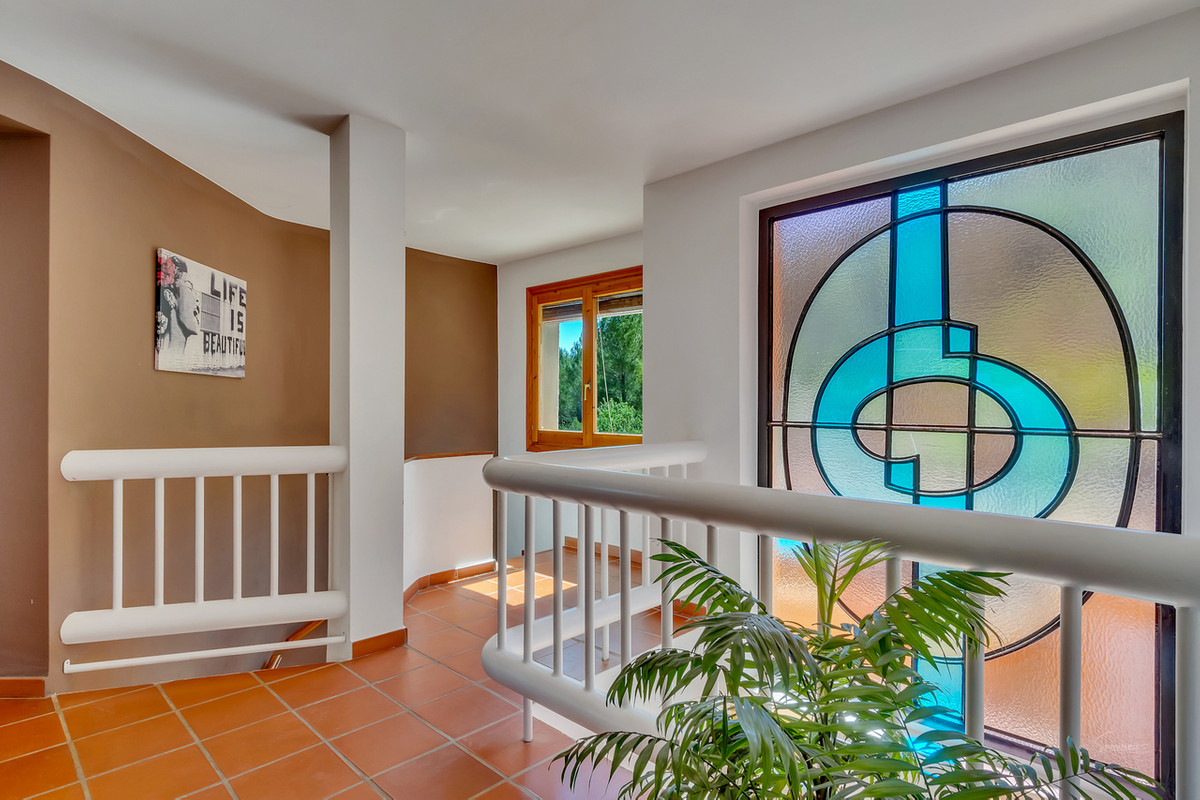 10 Bed Townhouse for sale in Jalon Costa Blanca, Alicante, Spain