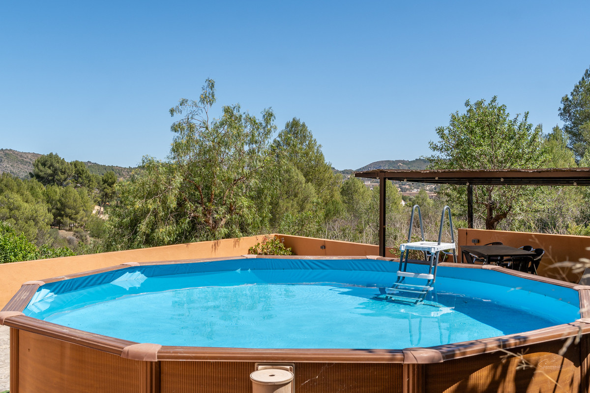 10 Bed Townhouse for sale in Jalon Costa Blanca, Alicante, Spain