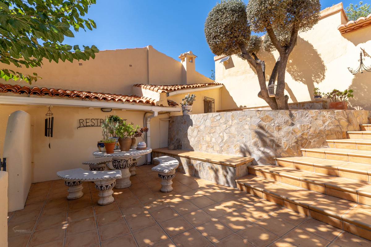Se vende Villa - Chalet de 5 dormitorios en Costa Blanca, Alicante, España