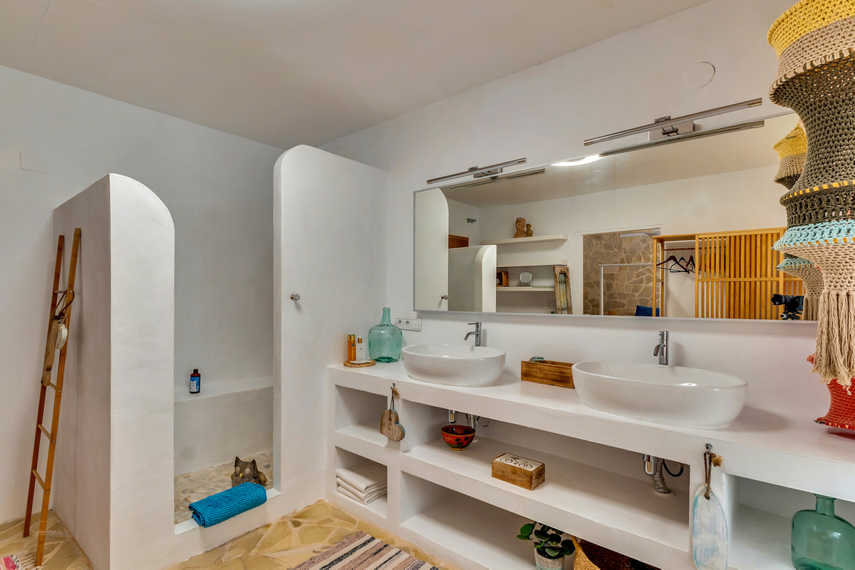 Se vende Villa - Chalet de 5 dormitorios en Costa Blanca, Alicante, España