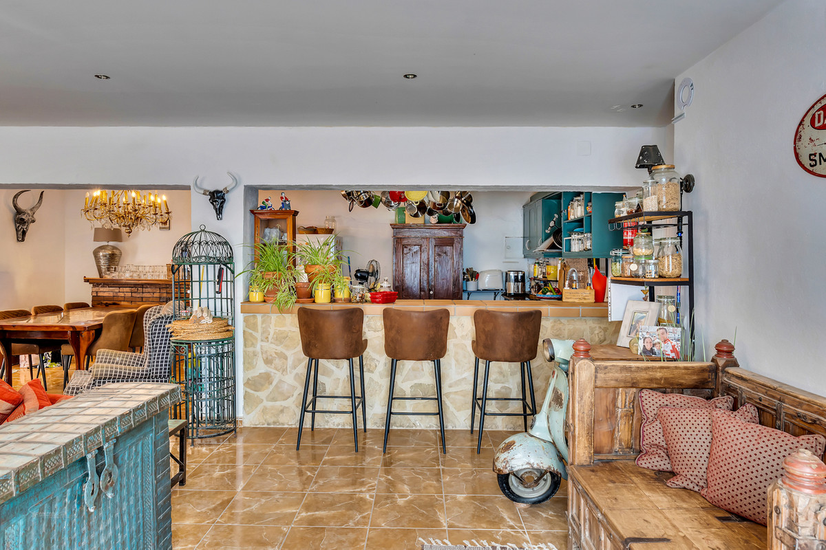 Se vende Villa - Chalet de 5 dormitorios en Costa Blanca, Alicante, España