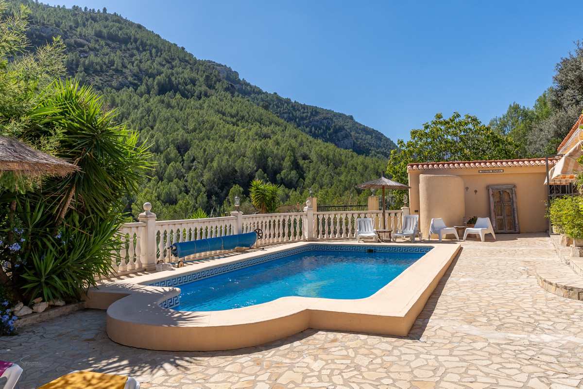 Se vende Villa - Chalet de 5 dormitorios en Costa Blanca, Alicante, España