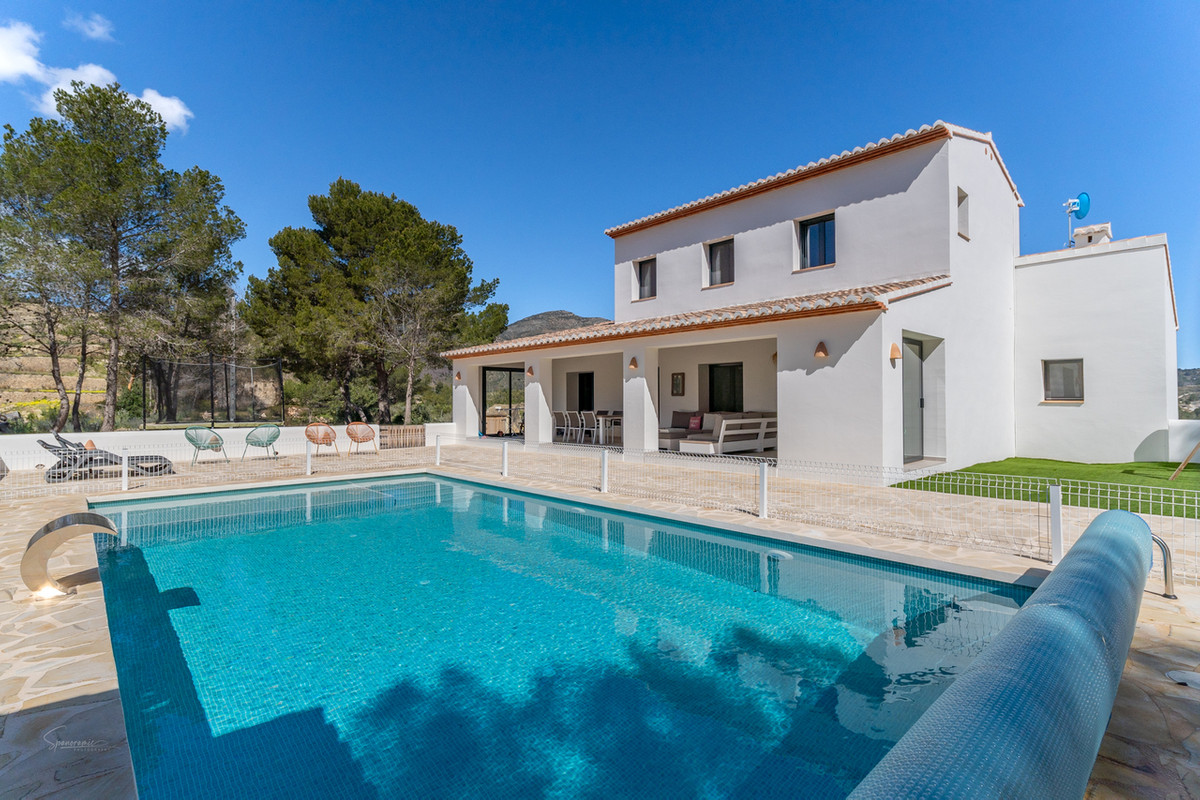 4 Bed Townhouse for sale in Benissa Costa Blanca, Alicante, Spain