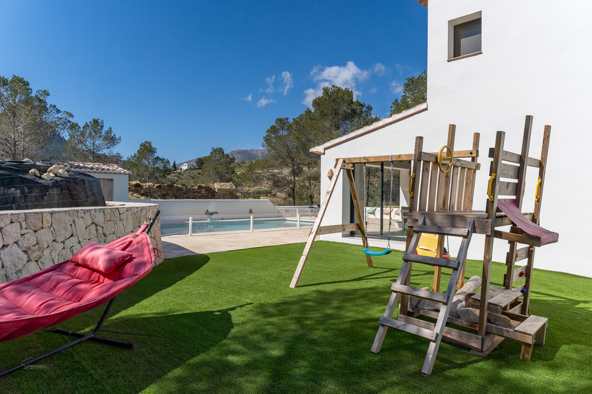 4 Bed Townhouse for sale in Benissa Costa Blanca, Alicante, Spain