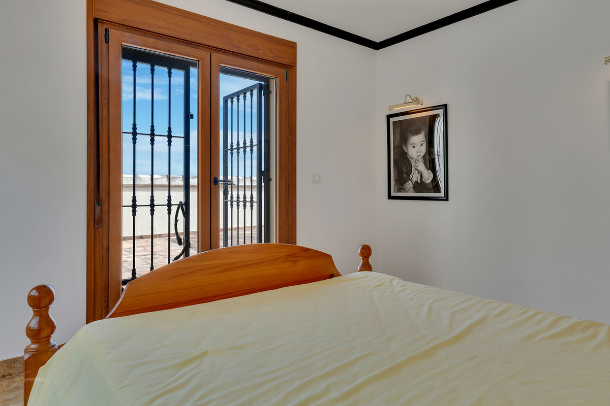 4 Bed Townhouse for sale in Beniarbeig Costa Blanca, Alicante, Spain