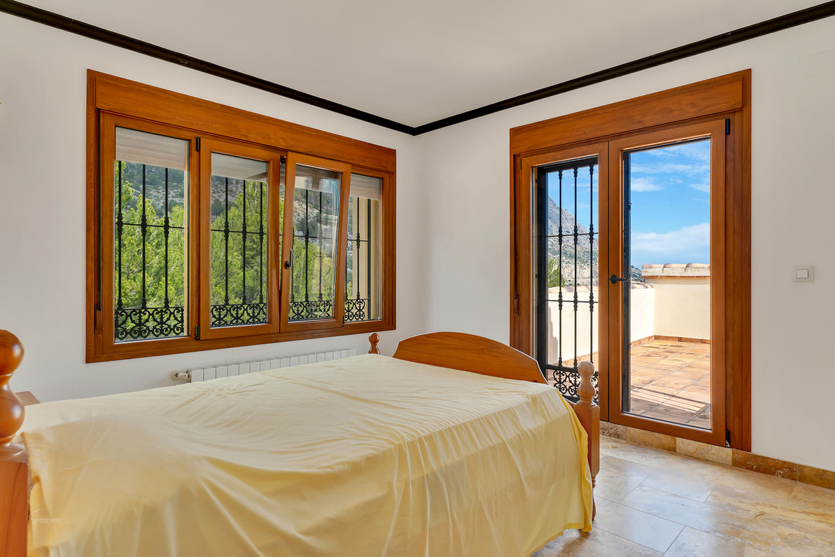 4 Bed Townhouse for sale in Beniarbeig Costa Blanca, Alicante, Spain