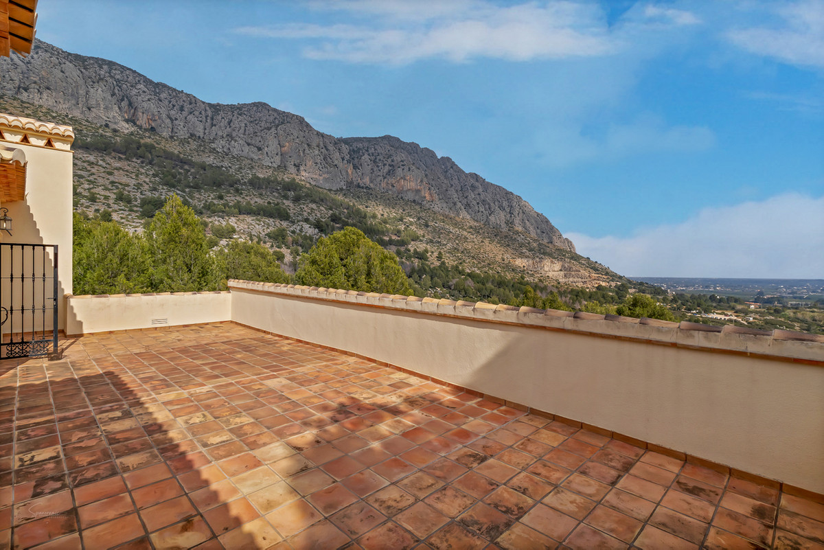 4 Bed Townhouse for sale in Beniarbeig Costa Blanca, Alicante, Spain