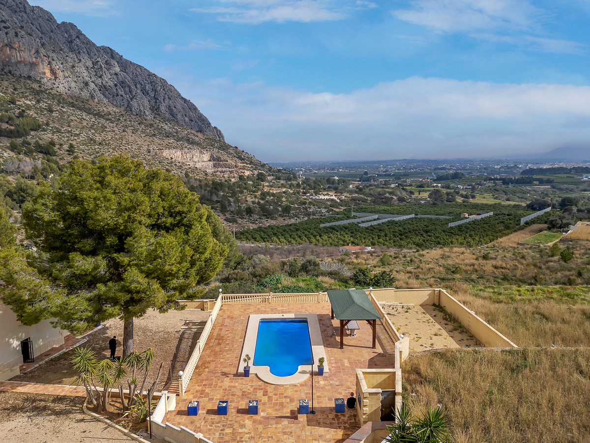 4 Bed Townhouse for sale in Beniarbeig Costa Blanca, Alicante, Spain