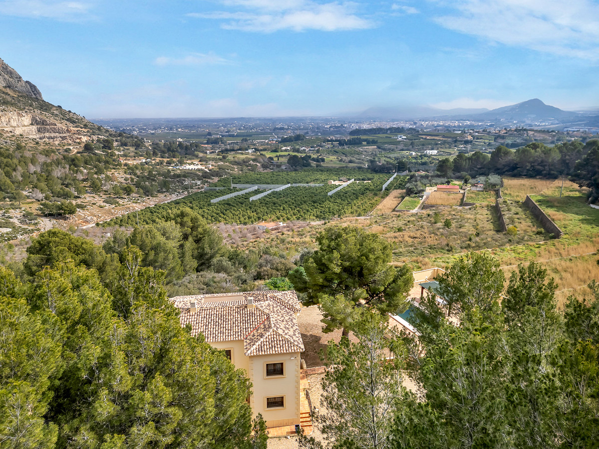 4 Bed Townhouse for sale in Beniarbeig Costa Blanca, Alicante, Spain