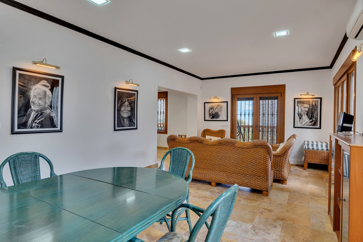 4 Bed Townhouse for sale in Beniarbeig Costa Blanca, Alicante, Spain