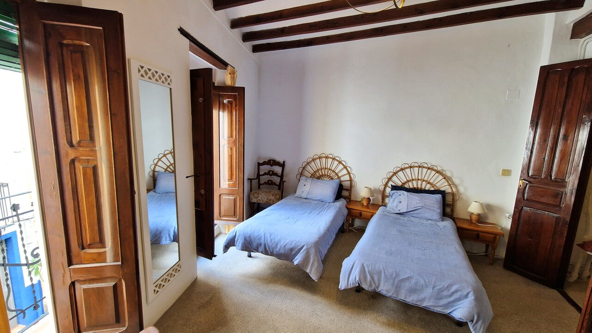 5 Bed Townhouse for sale in Castell De Castells Costa Blanca, Alicante, Spain