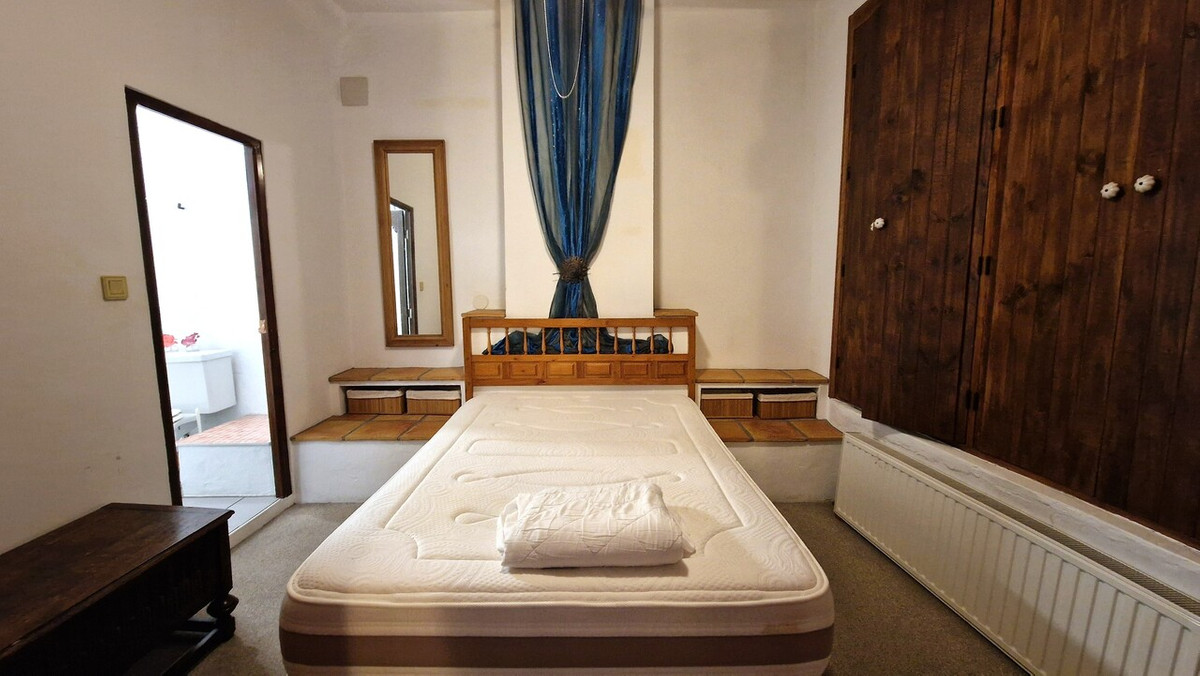 5 Bed Townhouse for sale in Castell De Castells Costa Blanca, Alicante, Spain