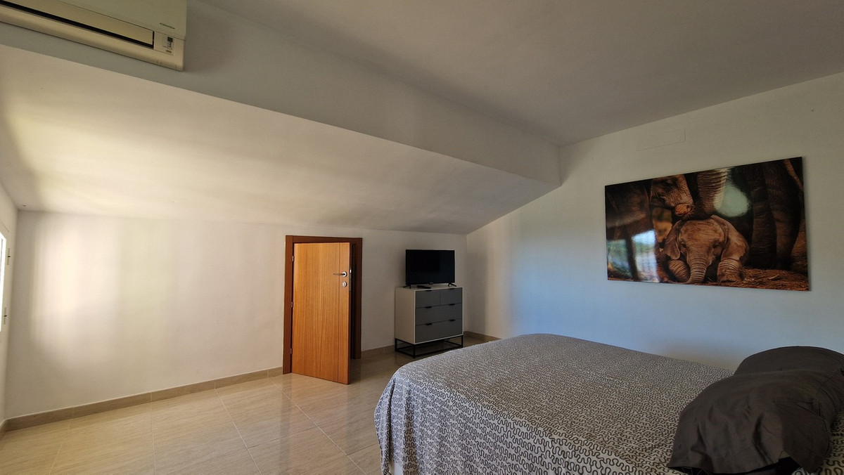 Se vende Villa - Chalet de 5 dormitorios en Costa Blanca, Alicante, España