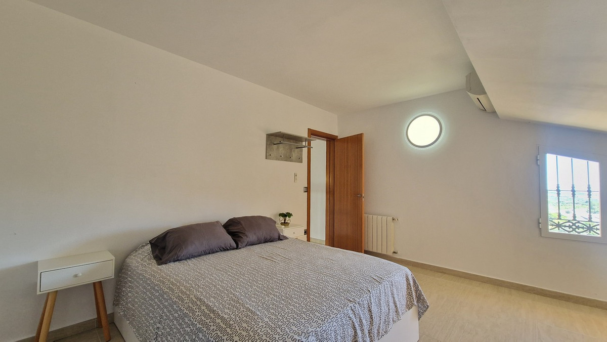 Se vende Villa - Chalet de 5 dormitorios en Costa Blanca, Alicante, España