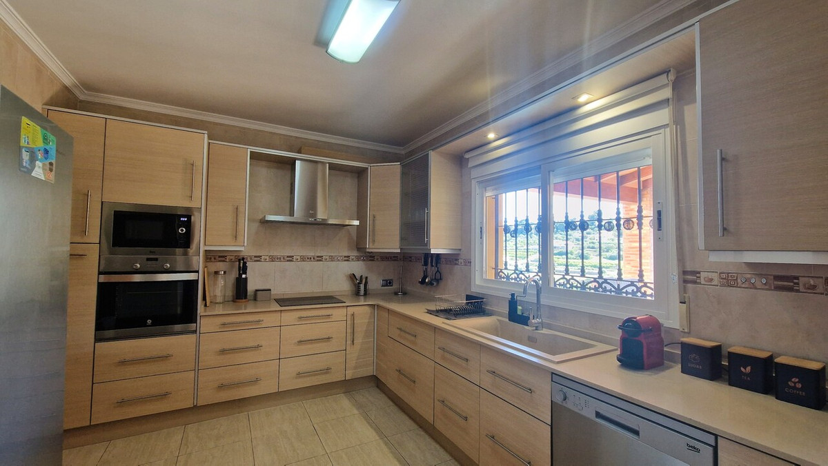 Se vende Villa - Chalet de 5 dormitorios en Costa Blanca, Alicante, España