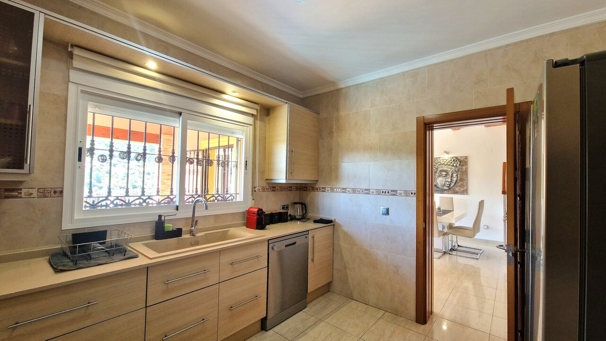 Se vende Villa - Chalet de 5 dormitorios en Costa Blanca, Alicante, España