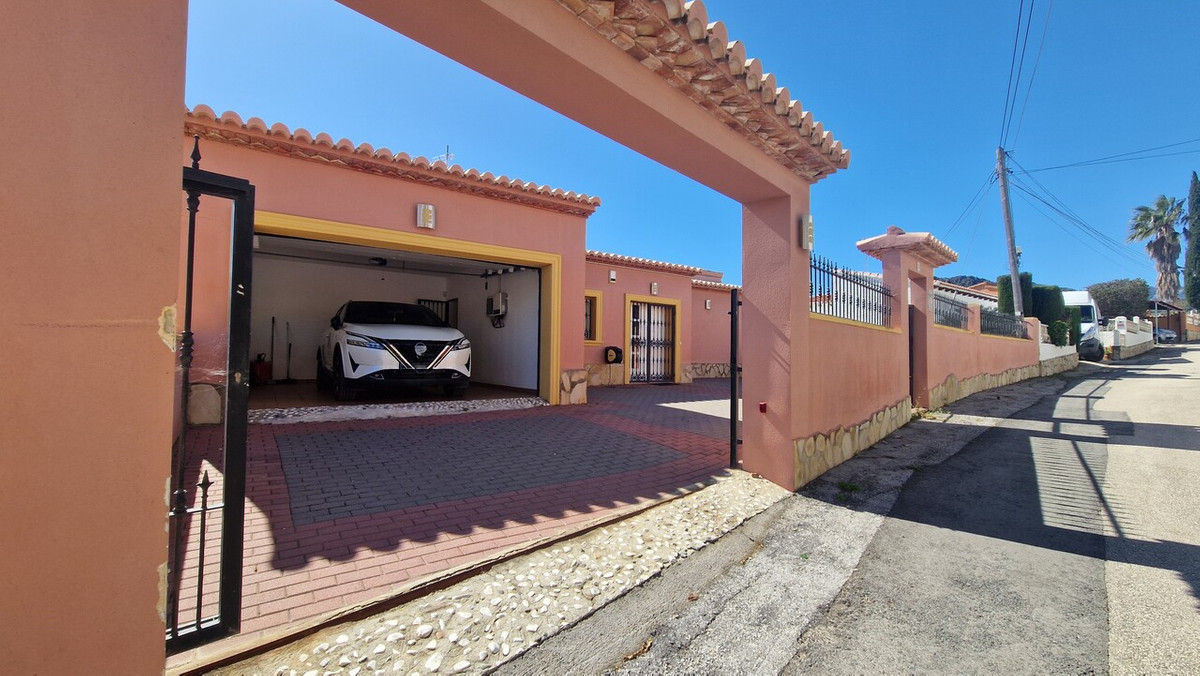 Se vende Villa - Chalet de 5 dormitorios en Costa Blanca, Alicante, España