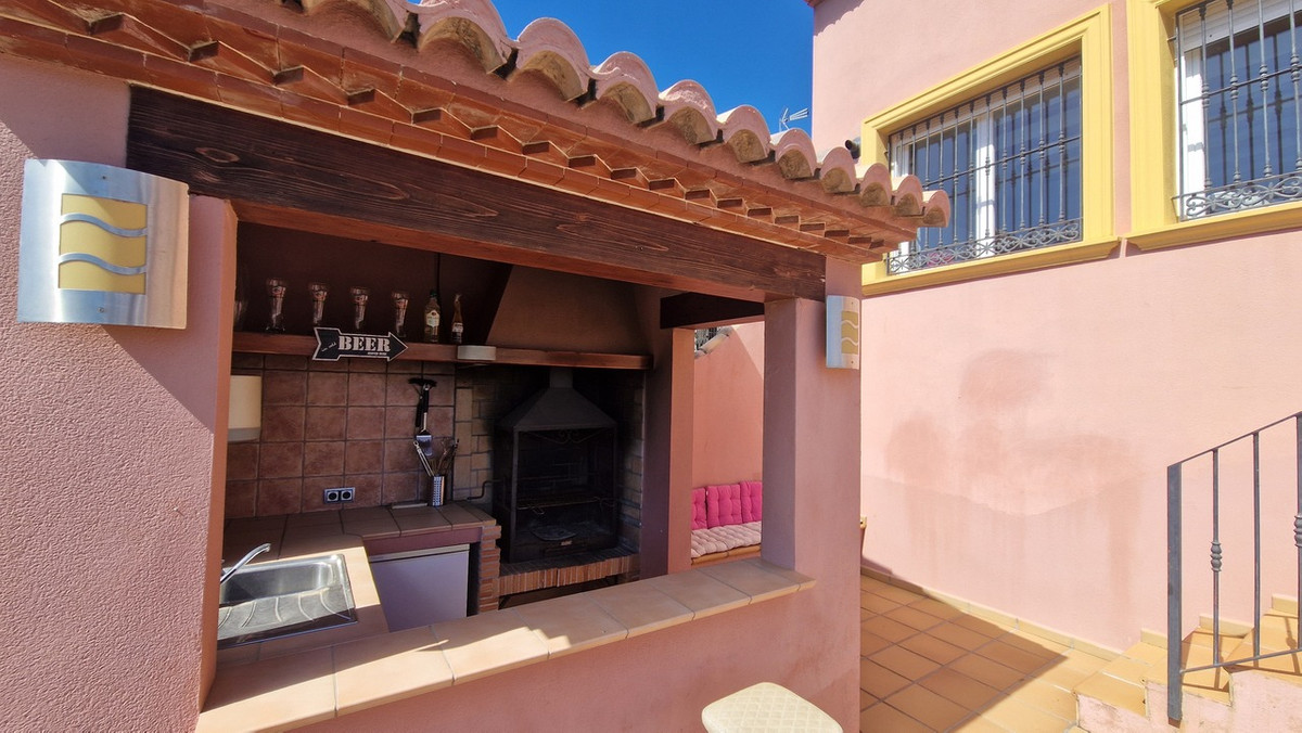 Se vende Villa - Chalet de 5 dormitorios en Costa Blanca, Alicante, España