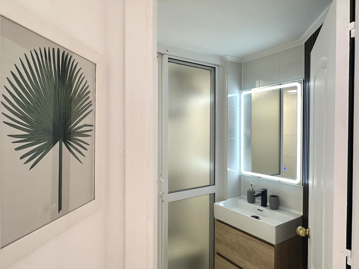 Se vende Apartamento Planta Baja de 2 dormitorios en Costa Del Sol, Málaga, España