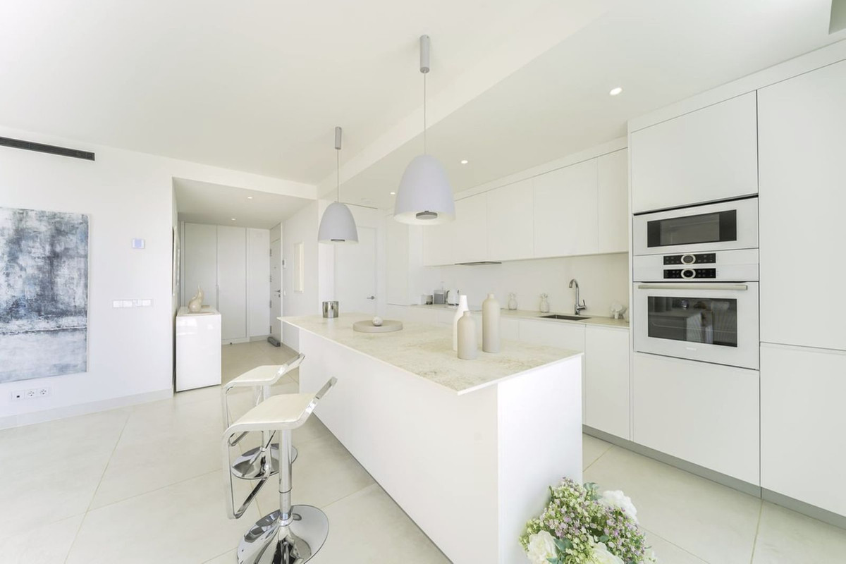 2 Bed Apartment for sale in Fuengirola Costa Del Sol, Málaga, Spain