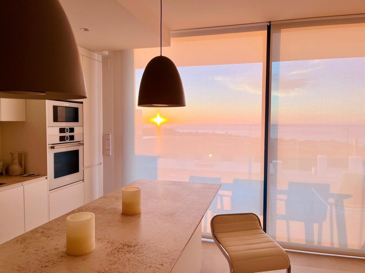 2 Bed Apartment for sale in Fuengirola Costa Del Sol, Málaga, Spain