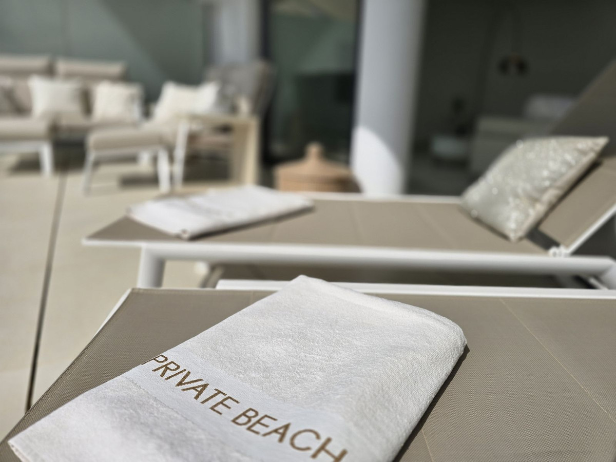 2 Bed Apartment for sale in Fuengirola Costa Del Sol, Málaga, Spain