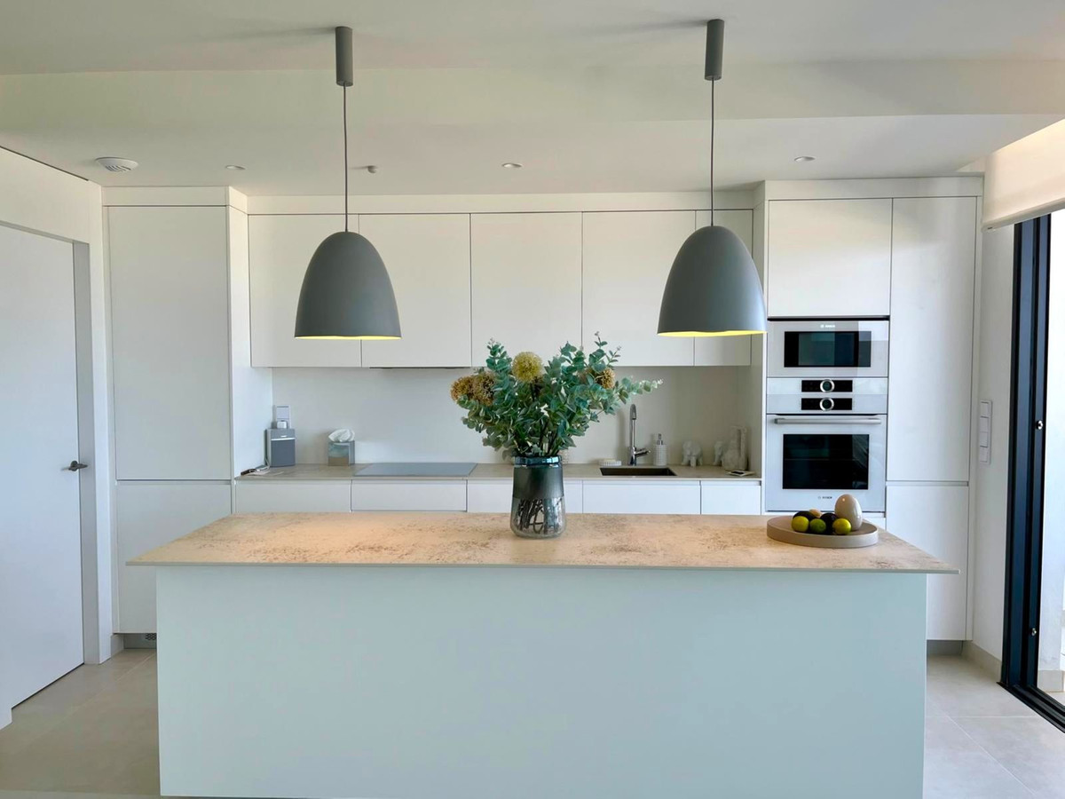 2 Bed Apartment for sale in Fuengirola Costa Del Sol, Málaga, Spain