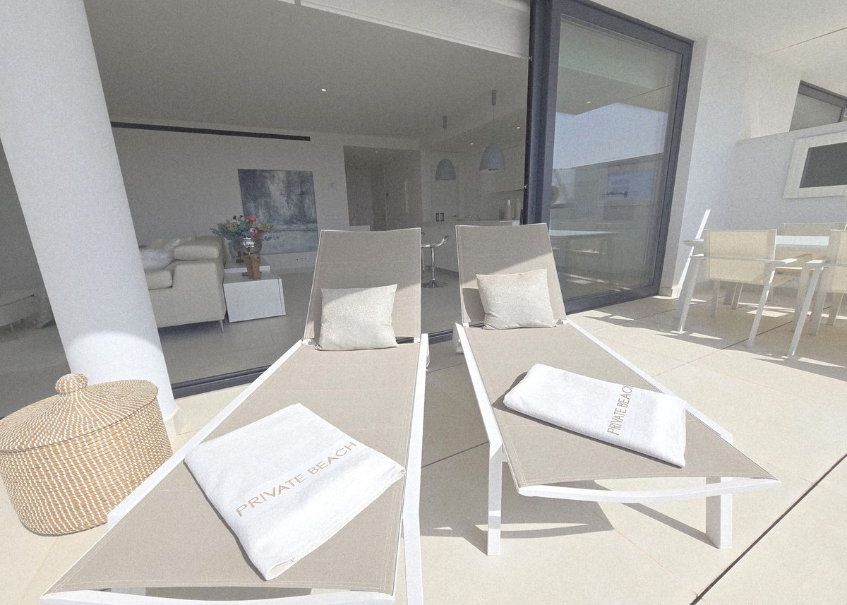 2 Bed Apartment for sale in Fuengirola Costa Del Sol, Málaga, Spain