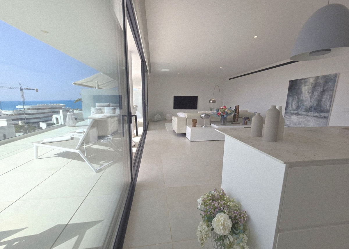 2 Bed Apartment for sale in Fuengirola Costa Del Sol, Málaga, Spain
