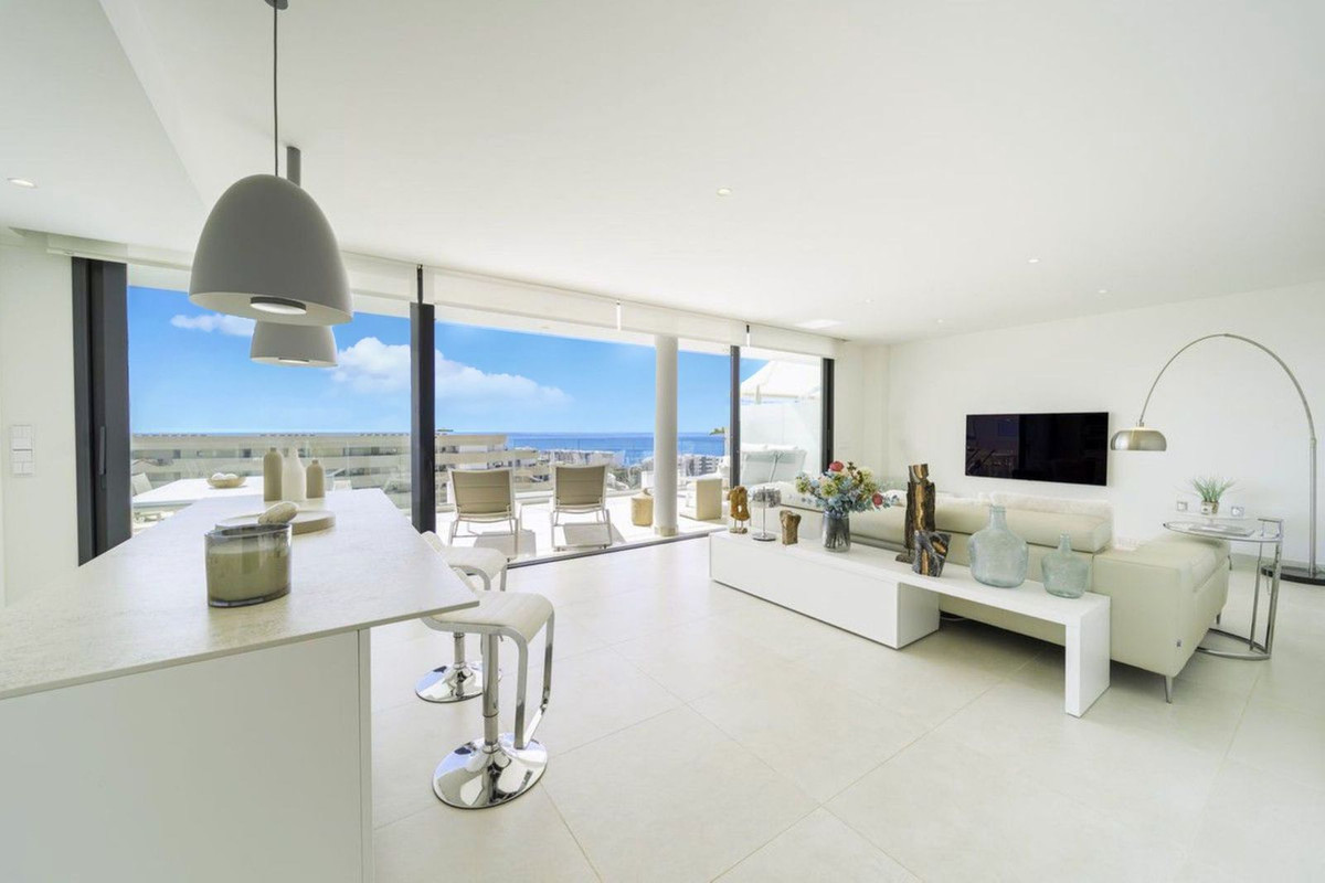 2 Bed Apartment for sale in Fuengirola Costa Del Sol, Málaga, Spain