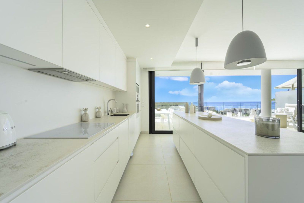 2 Bed Apartment for sale in Fuengirola Costa Del Sol, Málaga, Spain