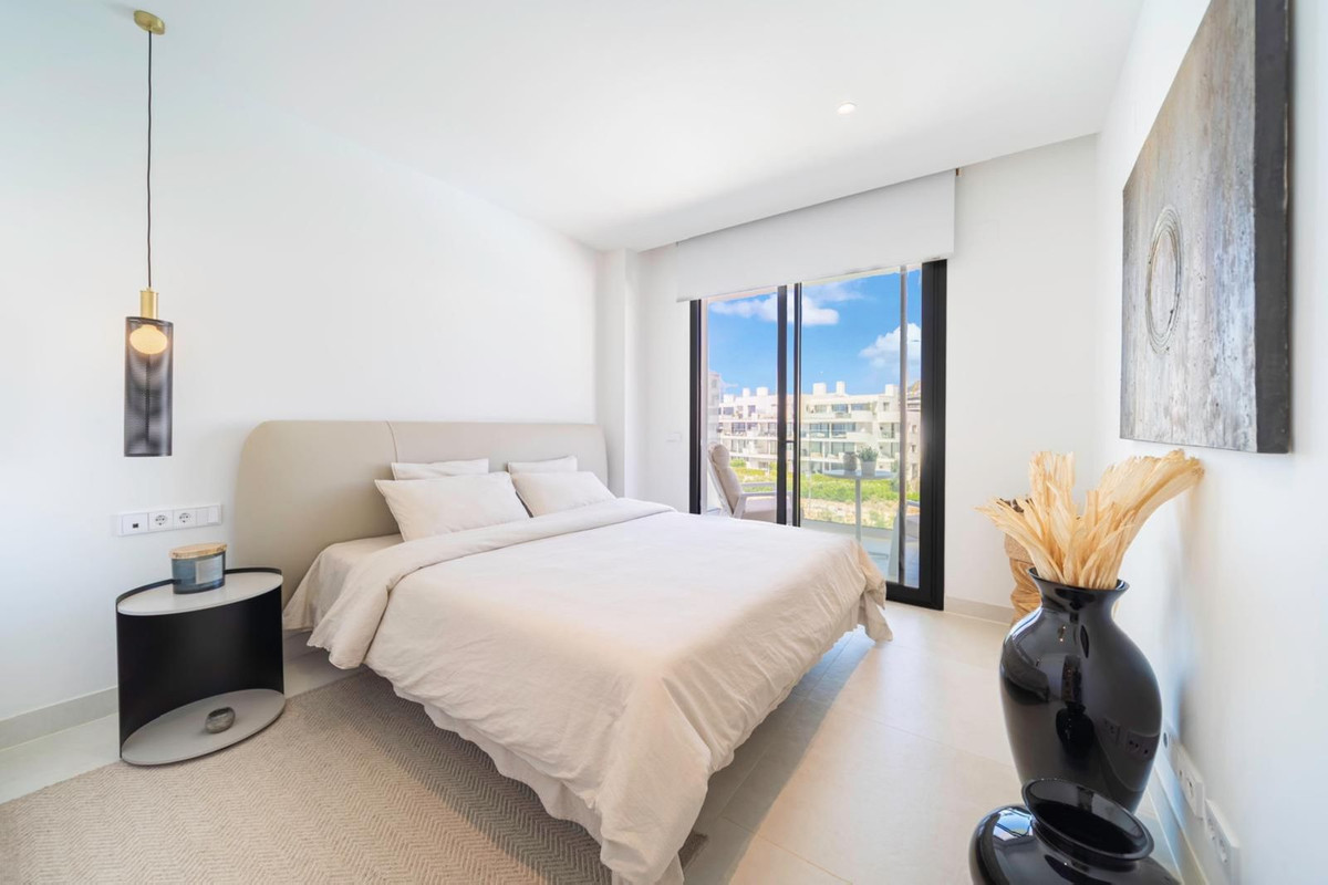 2 Bed Apartment for sale in Fuengirola Costa Del Sol, Málaga, Spain