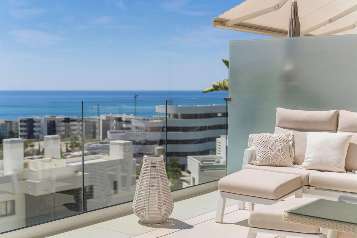 2 Bed Apartment for sale in Fuengirola Costa Del Sol, Málaga, Spain